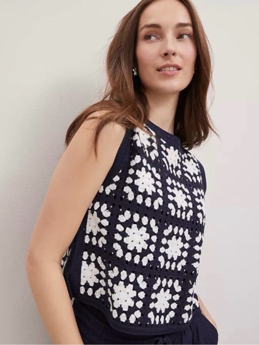 Ann Taylor Navy and White Crochet Sleeveless Tank Top NWT